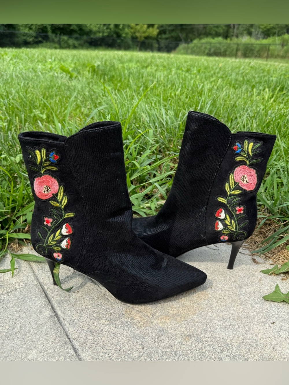 ASHRO Suede Boot with Floral Applique women’s size 9
